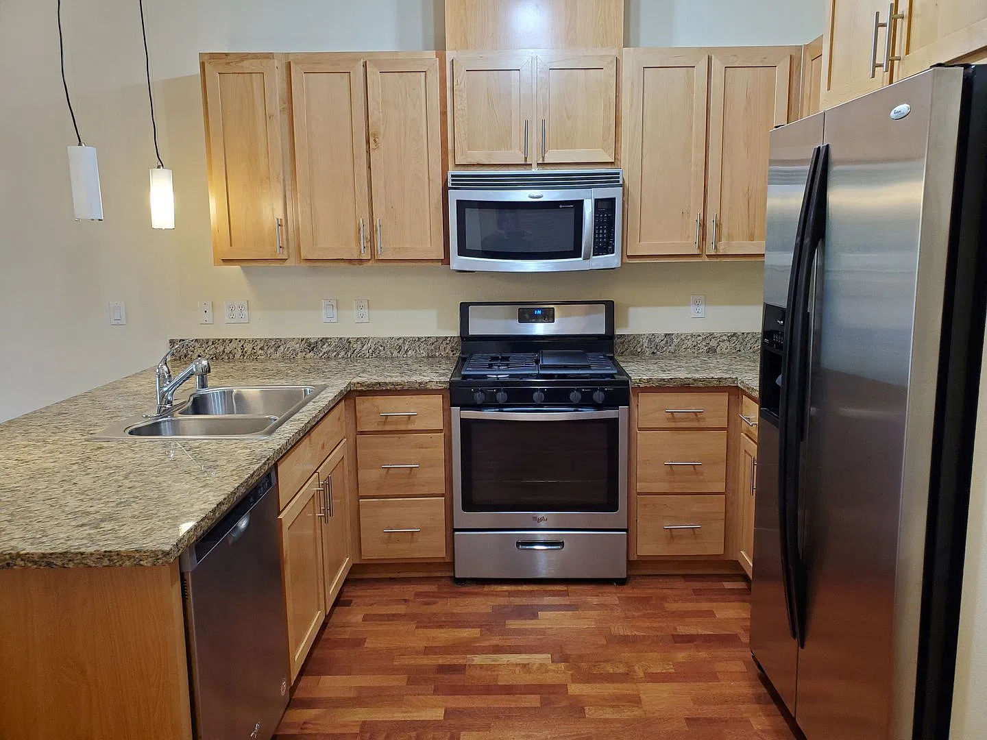 Live by the Lake in the Heart of Downtown Kirkland! — Photo 2