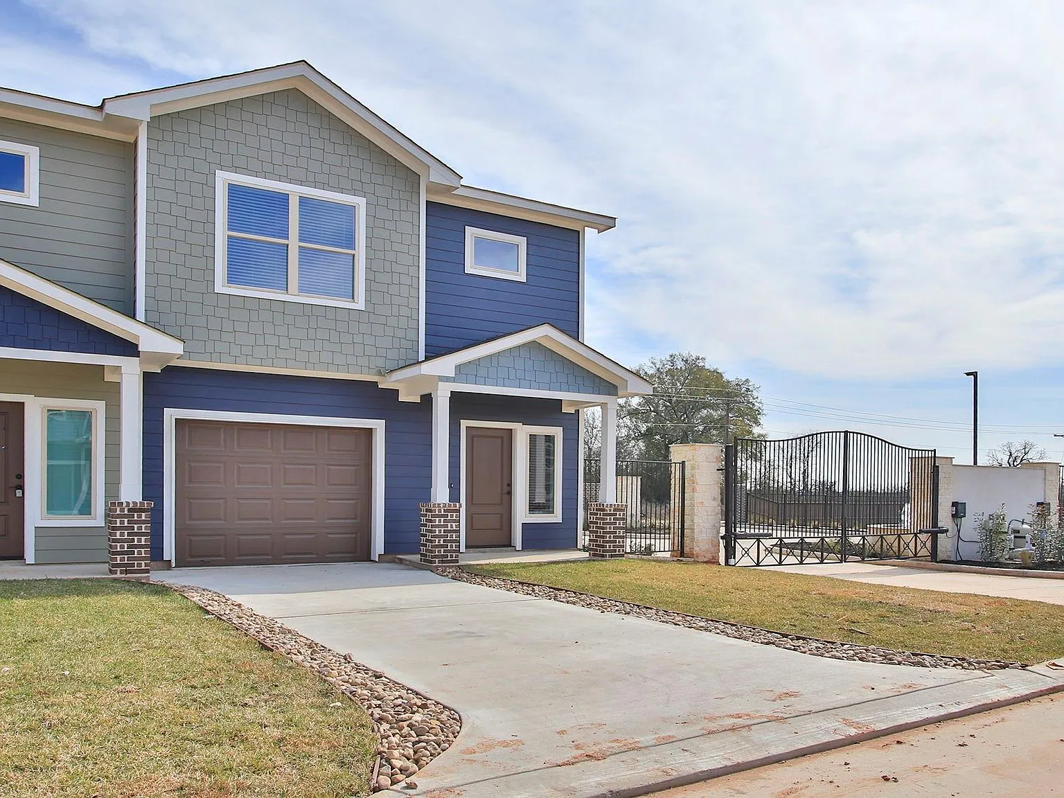 3 bed, 2.0 bath, 1366 sqft, $1,750 — Photo 3