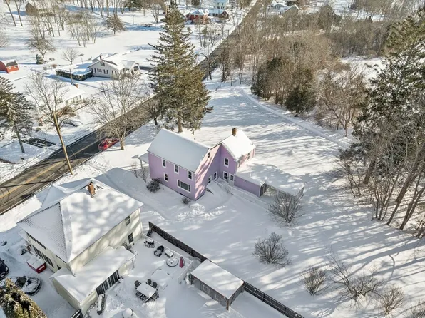 86 Elm St, Swansea, MA 02777