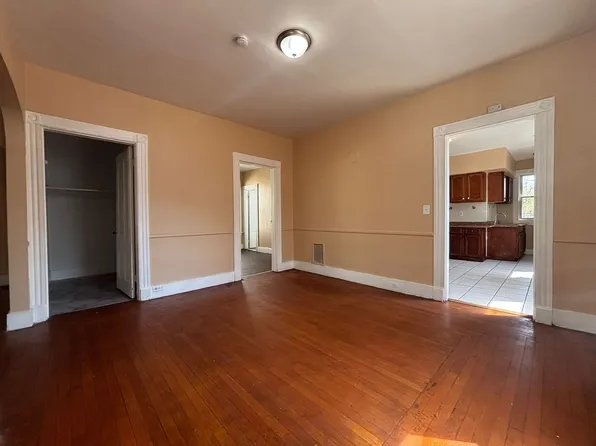 37 Hotchkiss St, 37-39 Hotchkiss St Floor 1, New Haven, CT 06511