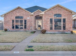 201 Bluebonnet Ln, Waxahachie, TX 75165