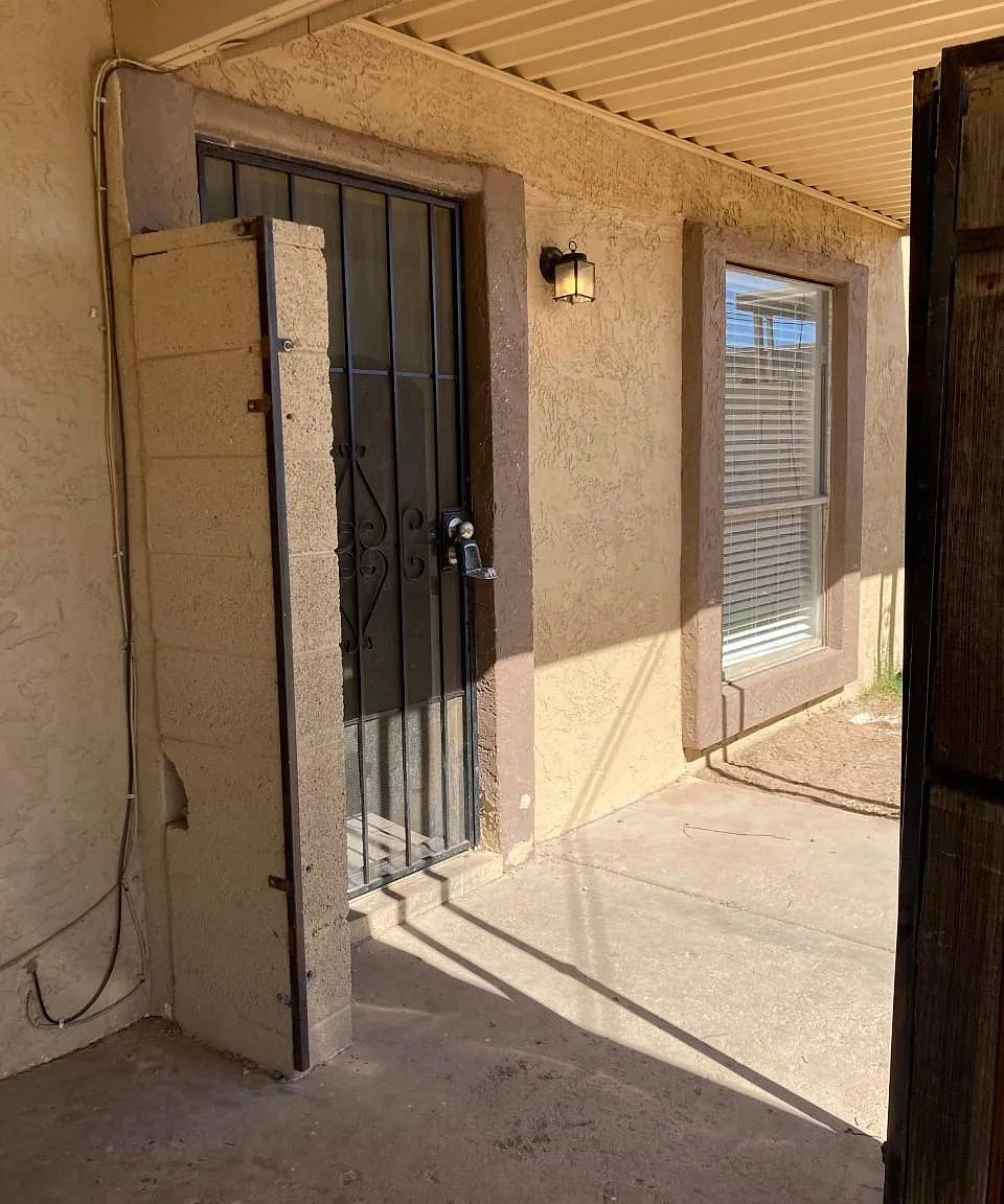 2 bed, 800 sqft, $1,250 — Photo 1