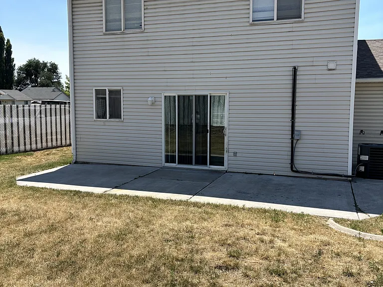 435 N Kersh Dr — Photo 16