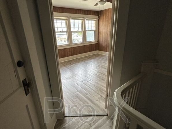 110 W Lindburg St APT 8, Pittsburg, KS 66762