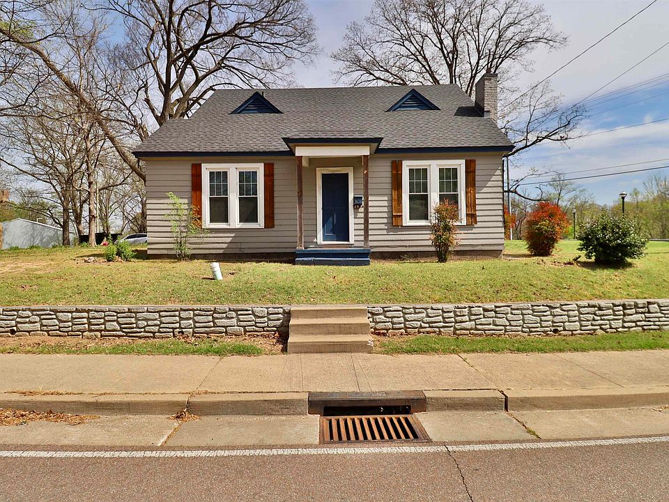 1st image of 143 Lake Dr