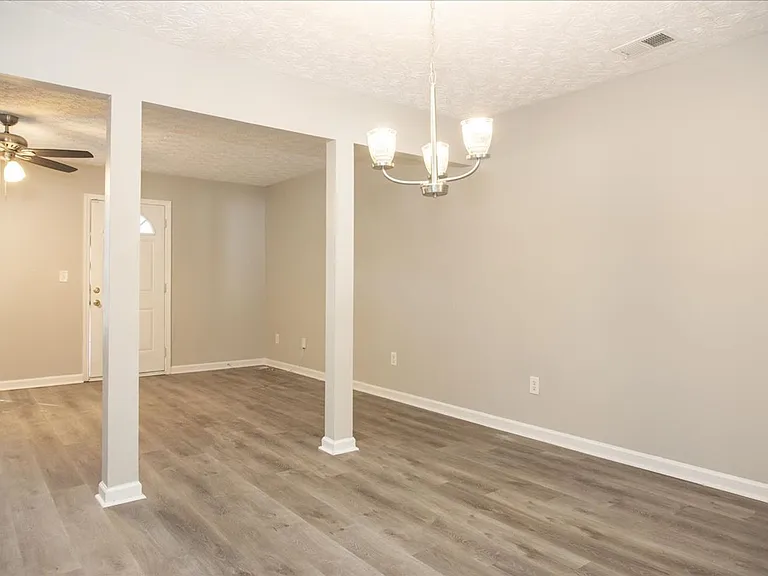 3906 Waldrop Ln — Photo 5