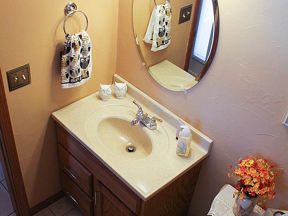 5th image of 70 Oak Hill Ct
