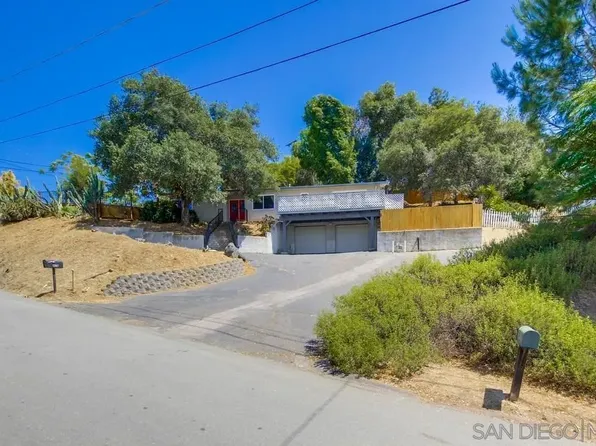 12817 Castle Court Dr, Lakeside, CA 92040