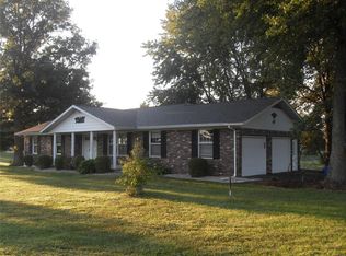 22821 Saint Rose Rd, Highland, IL 62249