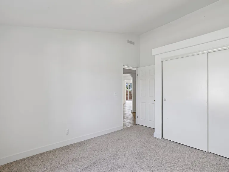 16430 SE Powell Blvd — Photo 13