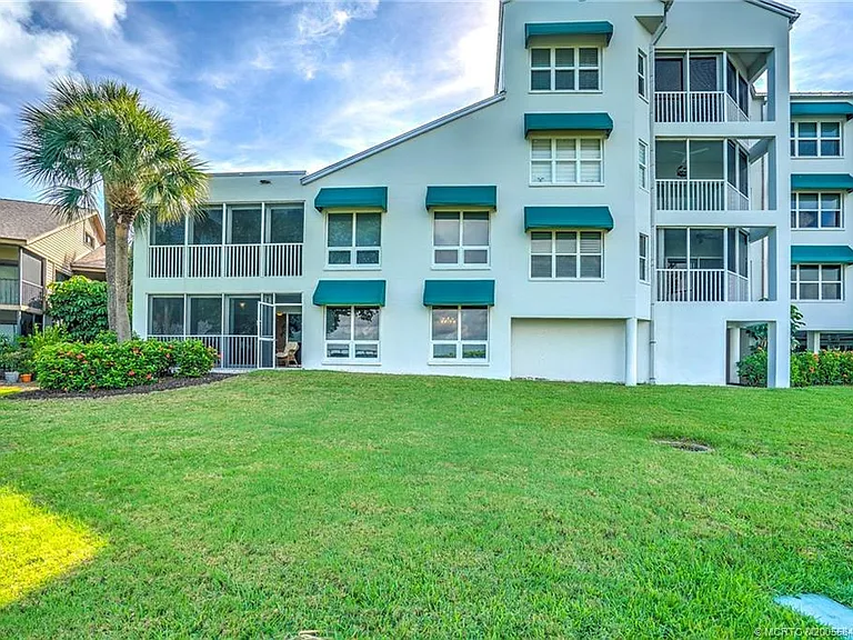 184 NE Edgewater Dr #1001 — Photo 11