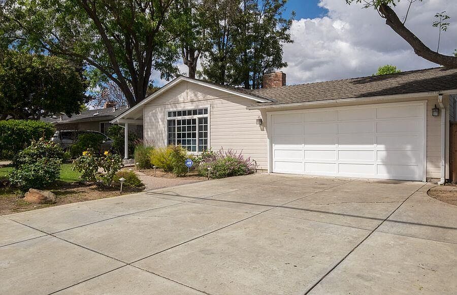 1st image of 18367 McCoy Ave