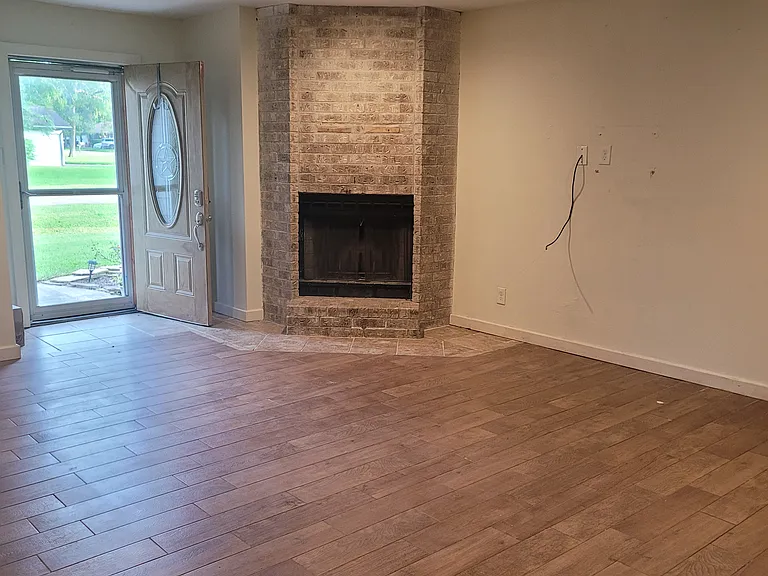 9819 Forest Hollow Dr — Photo 15