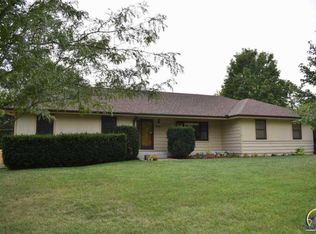 6707 SW Wentley Ln, Topeka, KS 66614