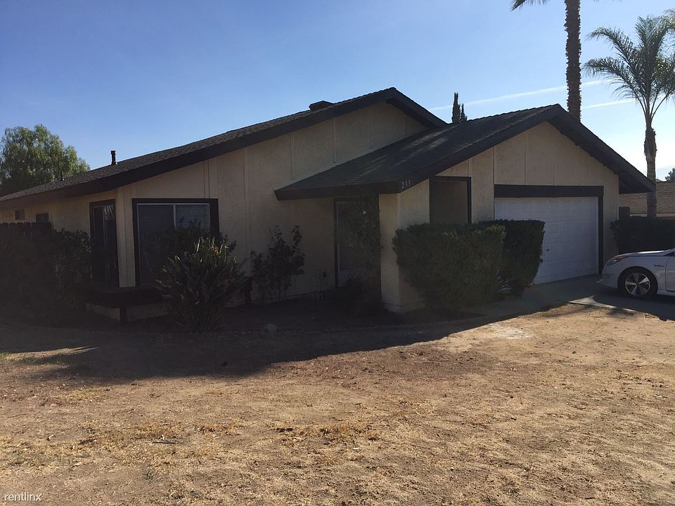 1st image of 233 Beachwood Dr