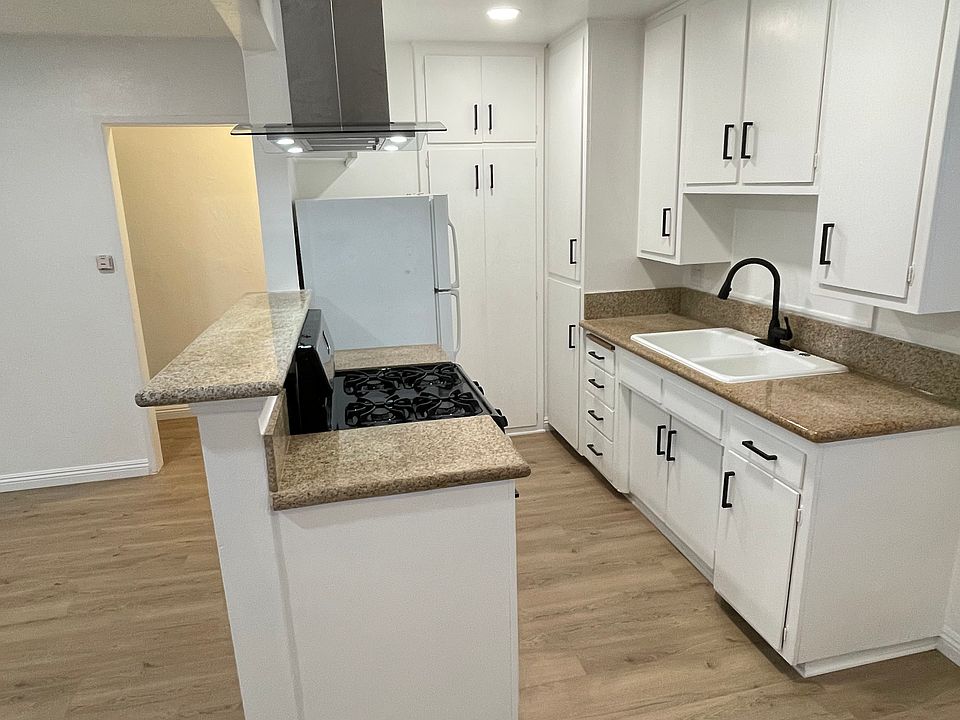kitchen pic Unit 1