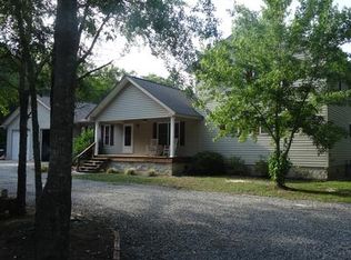 600 Huckleberry Ln, Odum, GA 31555