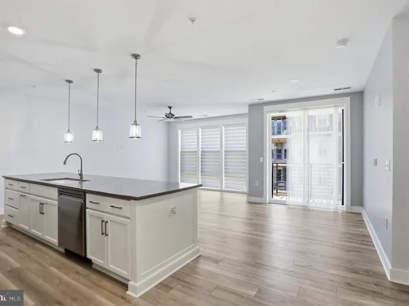 23651 Havelock Walk Ter #304, Ashburn, VA 20148