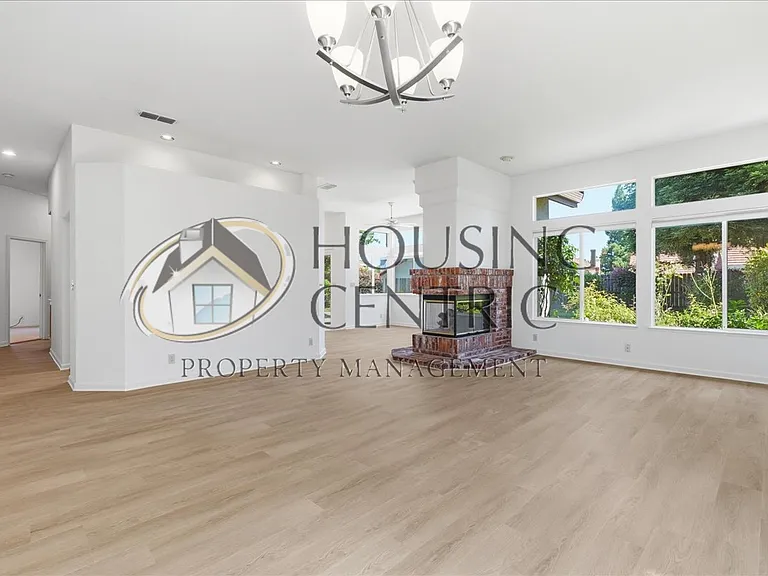 108 Pembury Way — Photo 9