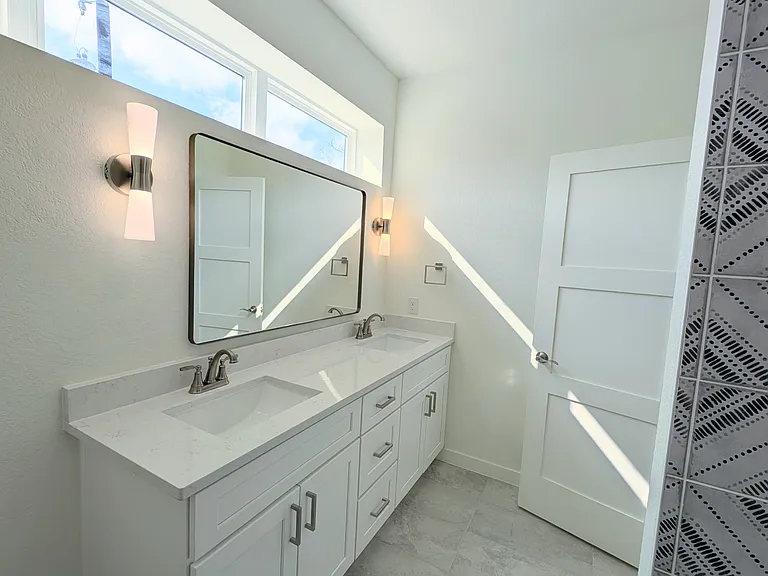 625 Essex St — Photo 11
