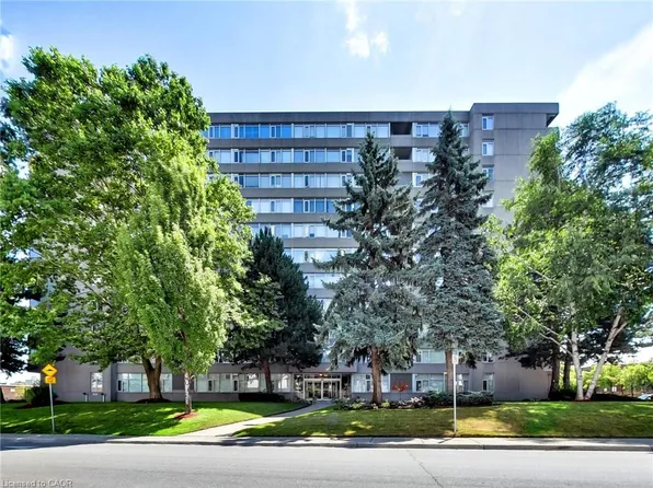 30 Harrisford St #405, Hamilton, ON L8K 6M9