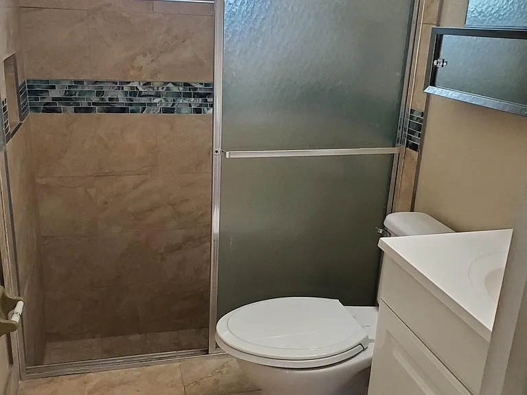4261 Island Cir #F — Photo 6