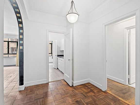 3rd image of 25 Central Park W APT 3D