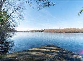 25 Winnebago Rd, Putnam Valley, NY 10579