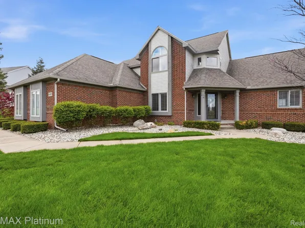 9167 Rotondo Dr, Howell, MI 48855