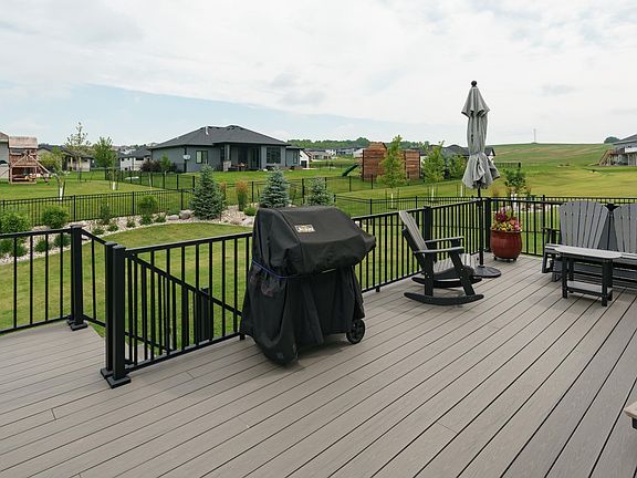 3rd image of 6723 Windsong Ct