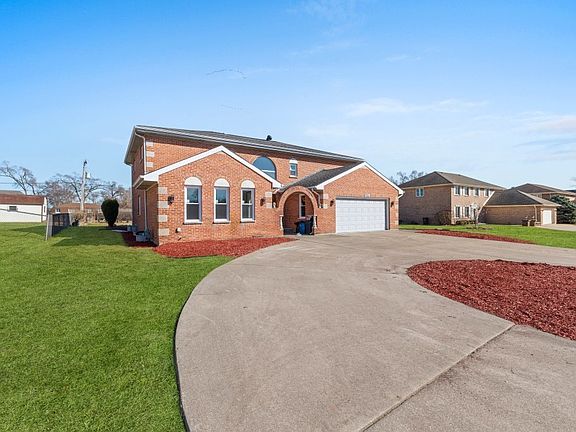 3rd image of 725 N 8th Ave