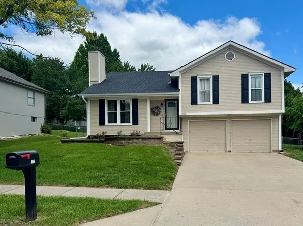 1320 Andrea Dr, Liberty, MO 64068