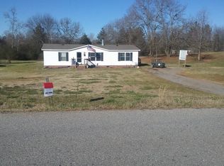 313 Sweetbriar Rd, Gray Court, SC 29645