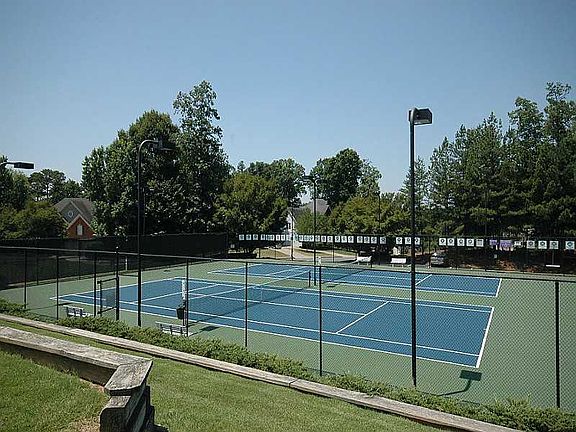 8 Tennis Courts