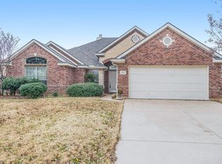 924 Rock Ridge Ct, Hurst, TX 76053