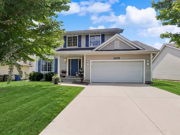 2405 E Luster Ln, Des Moines, IA 50320