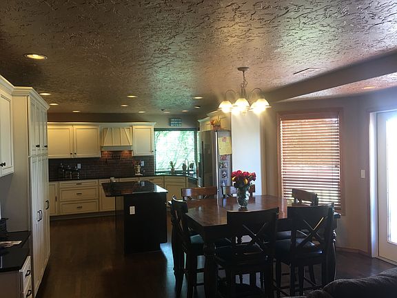 Kitchen and breakfast nook