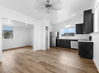 225 Gangnes Dr #B, Talent, OR 97540