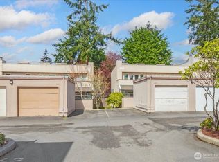 8227 212th St SW APT 203, Edmonds, WA 98026