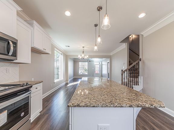 5th image of 218 Harbor Bend Blvd