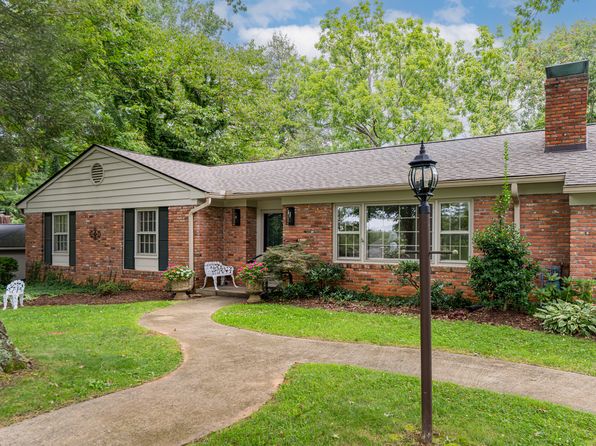 25 Ridgefield Pl