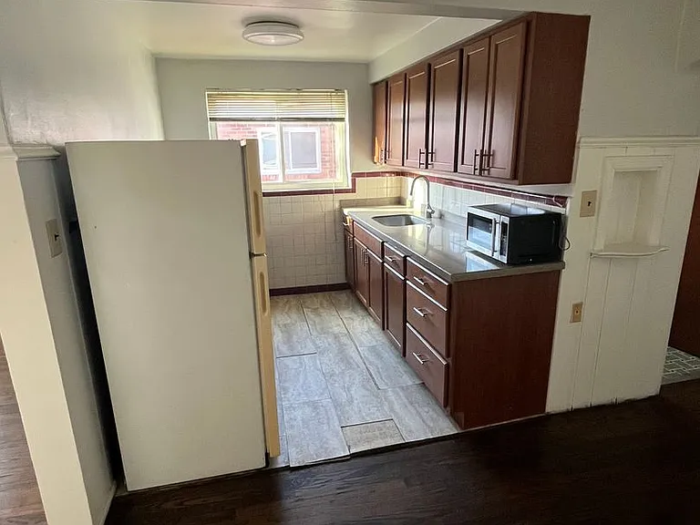 4330 Oakwood Ave — Photo 8