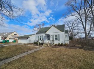 1706 Arcola St, Garden City, MI 48135