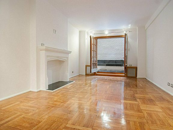 4th image of 150 W 58th St APT 2D