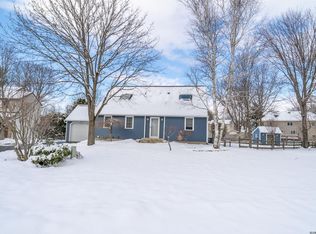 6 William Paca Ct, Glenmont, NY 12077