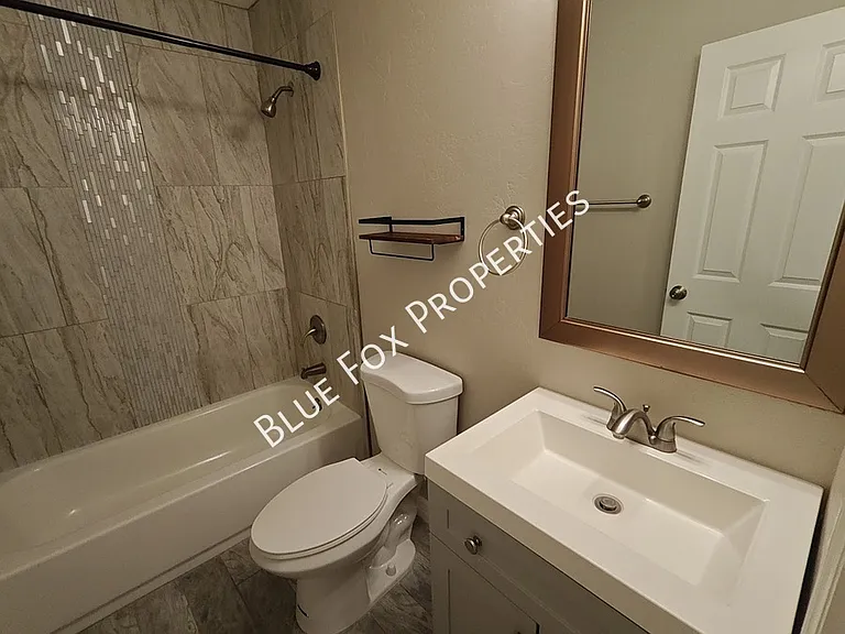 619 S Highland Ave — Photo 52
