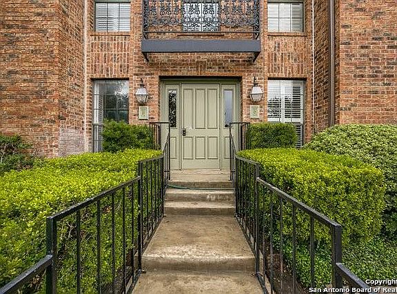 2nd image of 201 Ellwood St APT 118