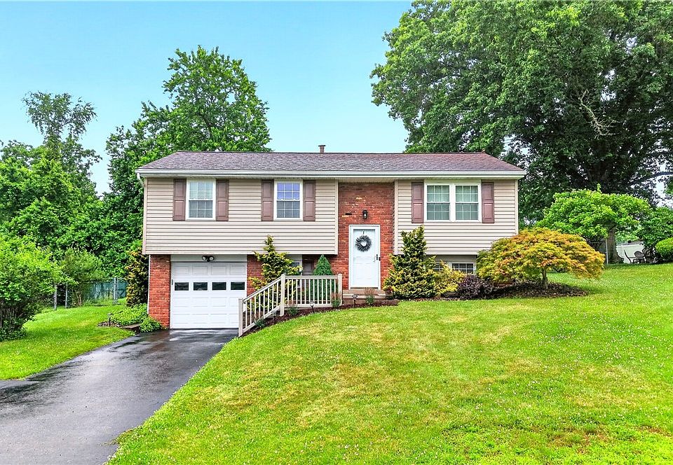 1st image of 221 Navaho Dr