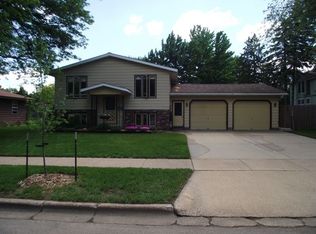 801 Frontenac Ave, Stevens Point, WI 54481