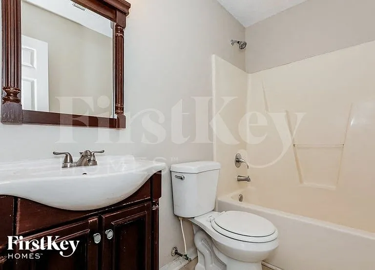 1024 Stinson Glen Ln — Photo 12